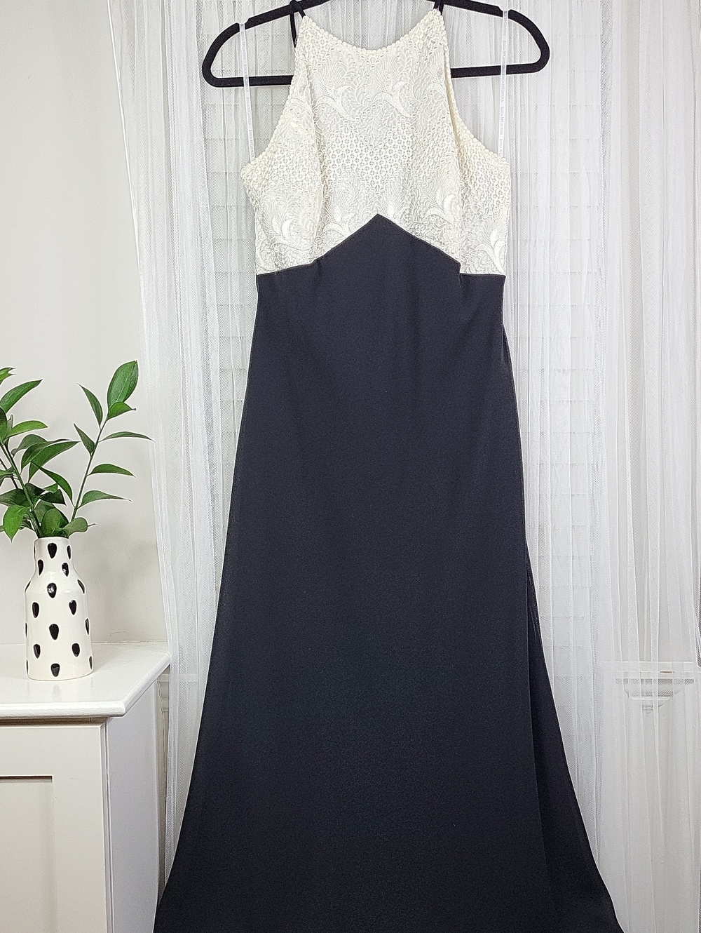 Scott McClintock Petite Black White Lace Halter Formal Gown Vintage. Size 10